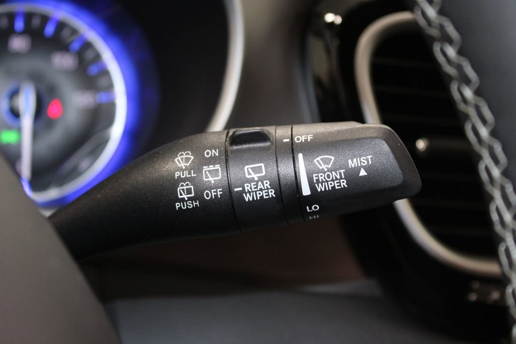 Used 2024 Chrysler Pacifica Touring-L image 41