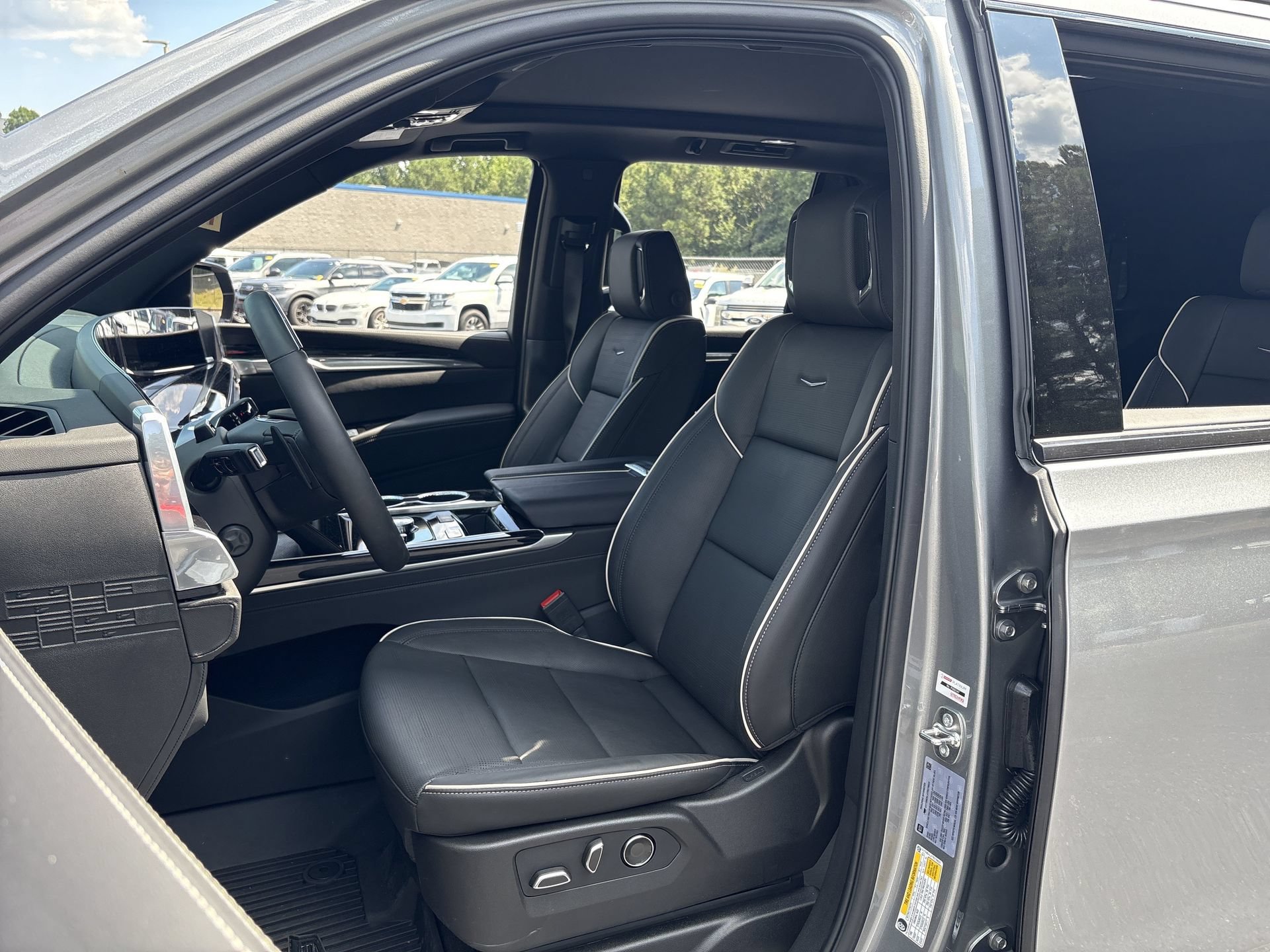 Used 2026 Cadillac Escalade Sport w/ LPO, ONYX Package AWD/4WD image 16
