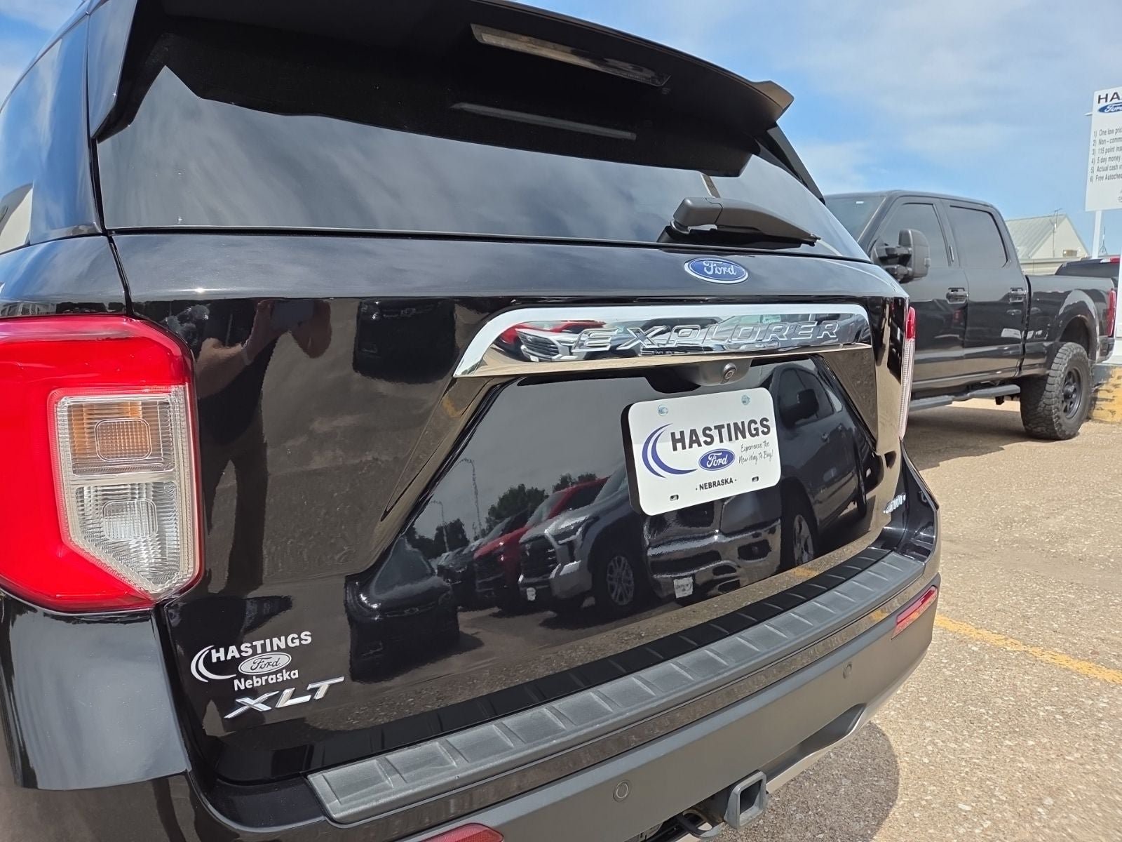 Certified 2023 Ford Explorer XLT w/ Equipment Group 202A AWD/4WD image 13