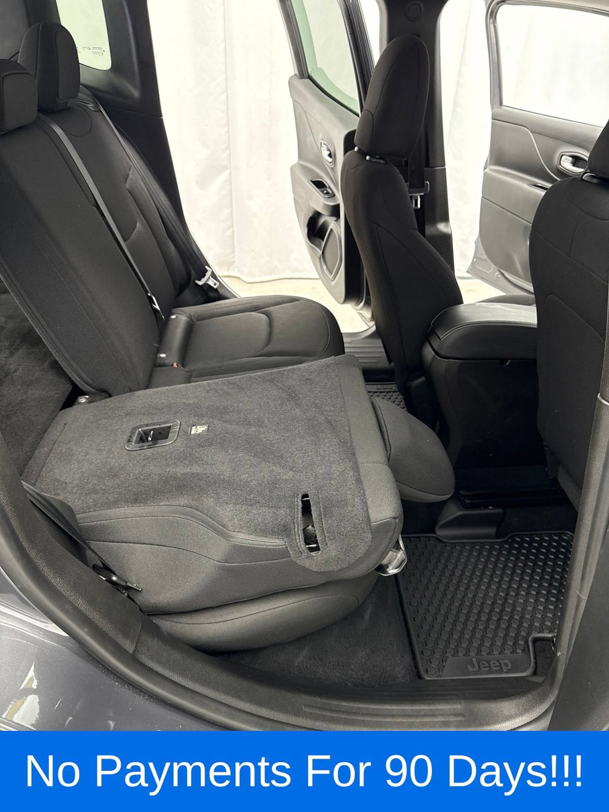 Used 2023 Jeep Renegade Latitude AWD/4WD image 35