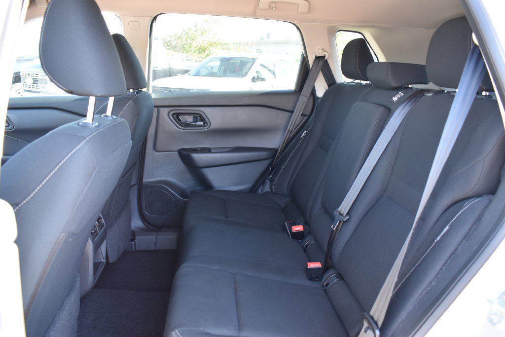 Used 2024 Nissan Rogue S AWD/4WD image 7
