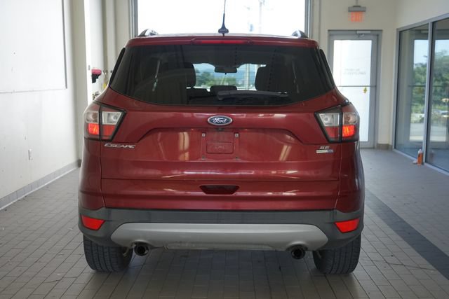 Certified 2018 Ford Escape SE w/ SE Sync 3 Package AWD/4WD image 12