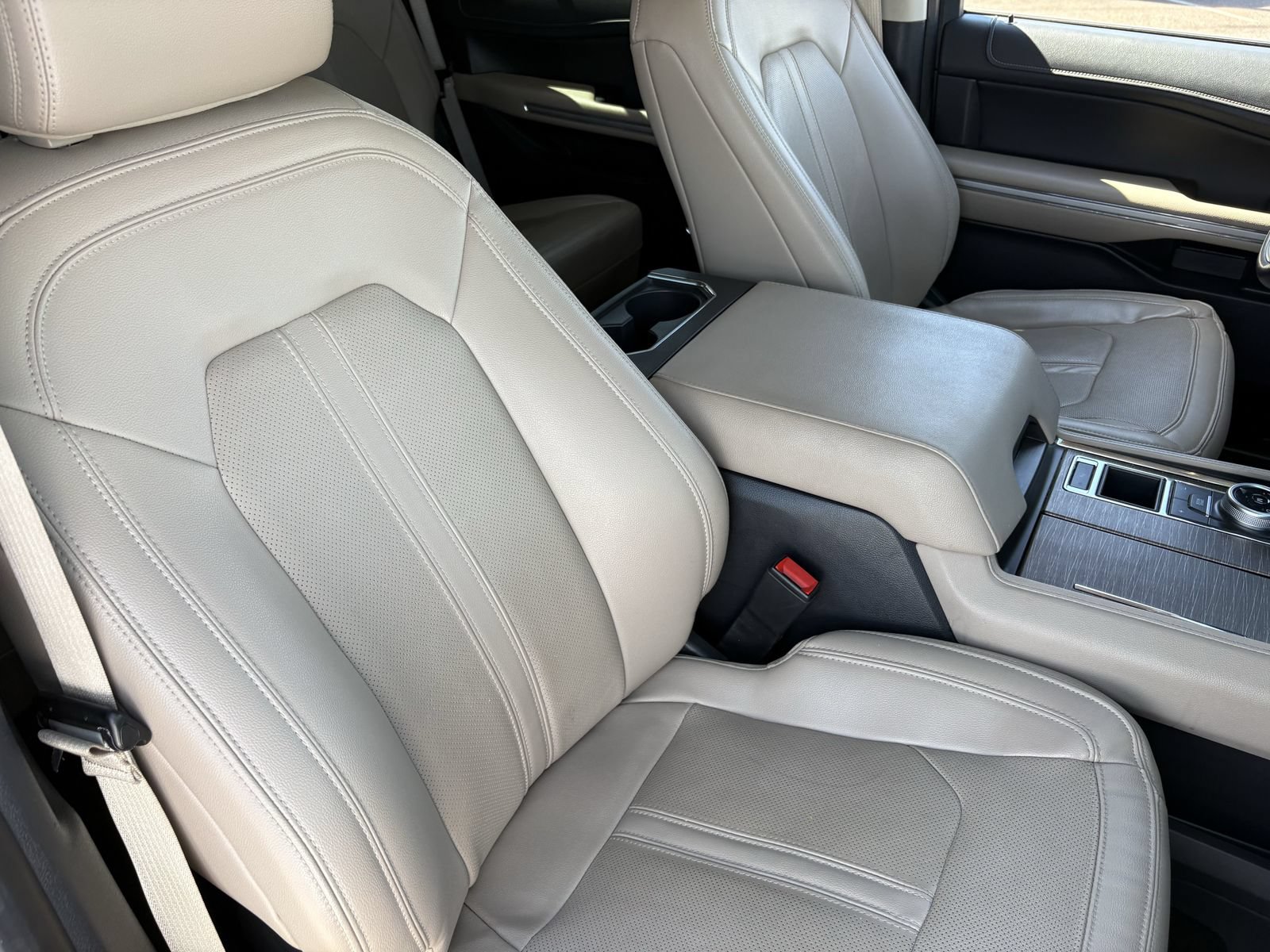 Certified 2024 Ford Expedition Limited RWD image 12