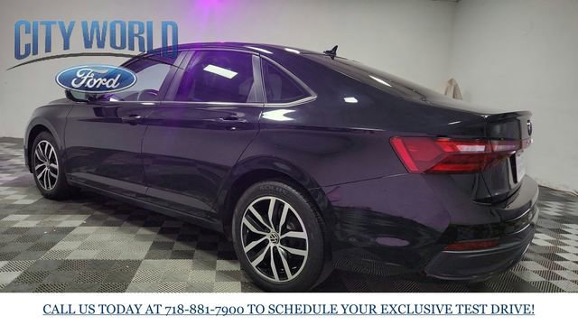 Used 2025 Volkswagen Jetta SE image 6