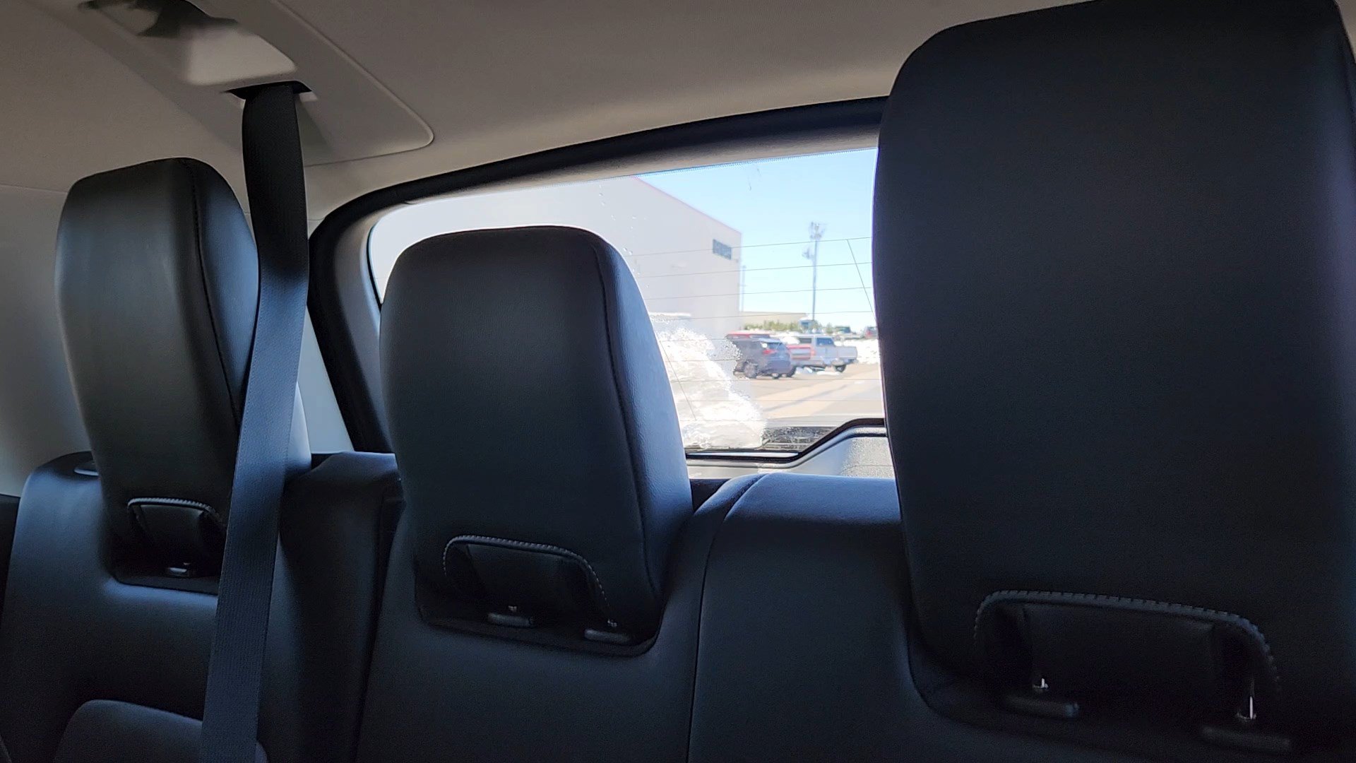 Used 2025 Nissan Pathfinder SL AWD/4WD image 18