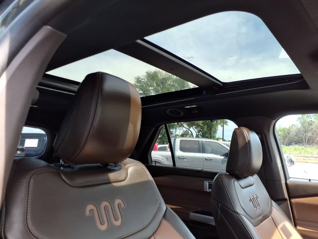 Certified 2023 Ford Explorer King Ranch w/ Technology Package RWD image 5