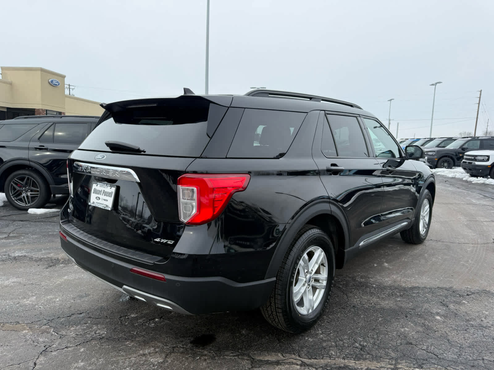 Certified 2023 Ford Explorer XLT w/ Equipment Group 202A image 3