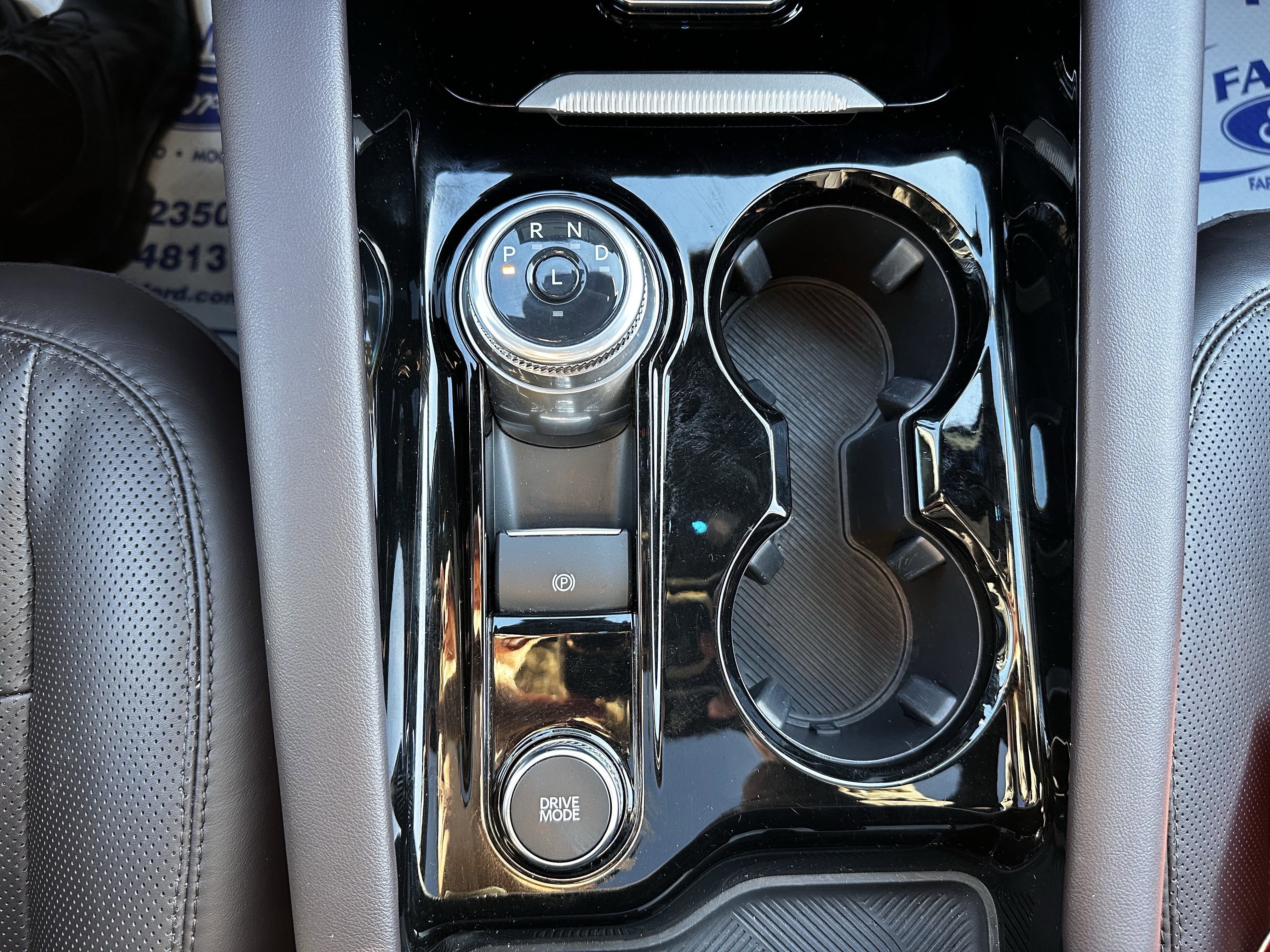 Certified 2025 Ford Explorer Platinum w/ LUX Leather Package image 17