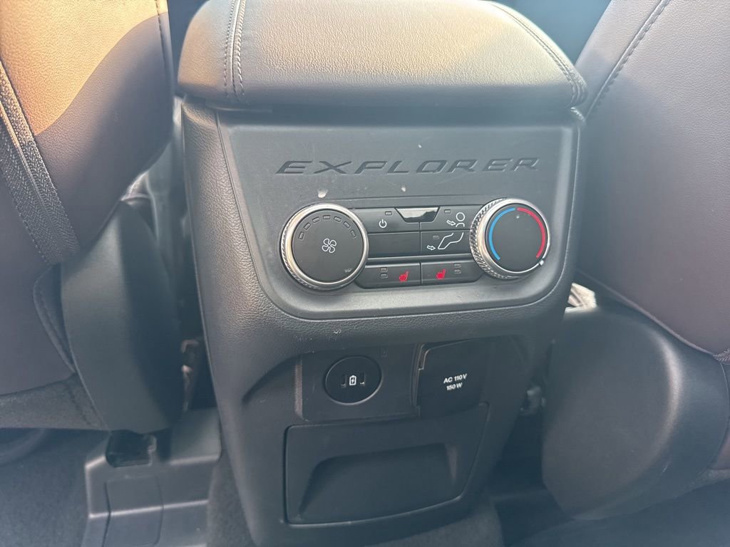 Certified 2025 Ford Explorer Platinum w/ LUX Leather Package image 32