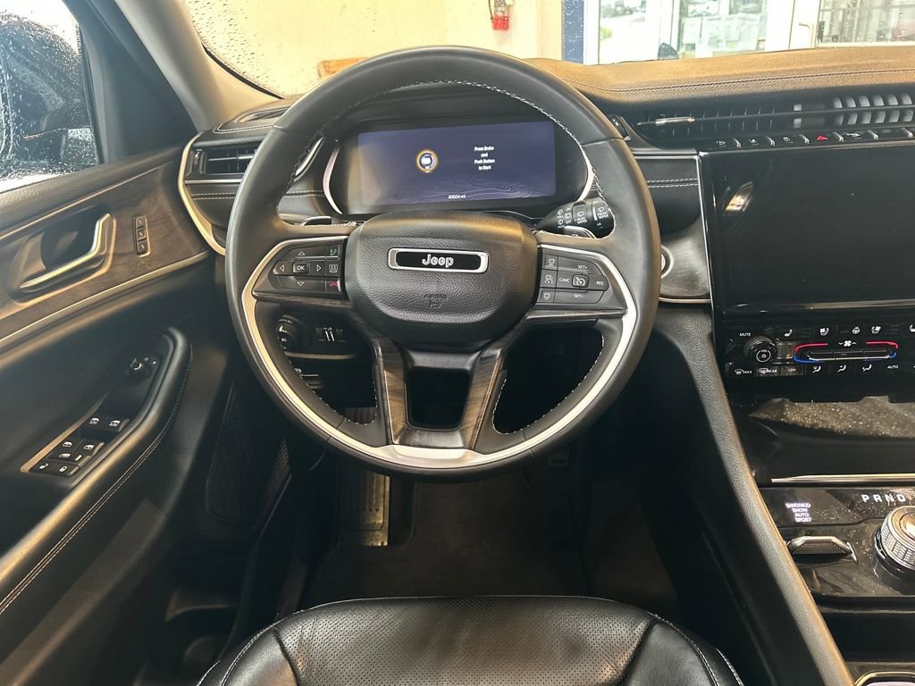 Used 2023 Jeep Grand Cherokee Limited w/ Luxury Tech Group II image 8