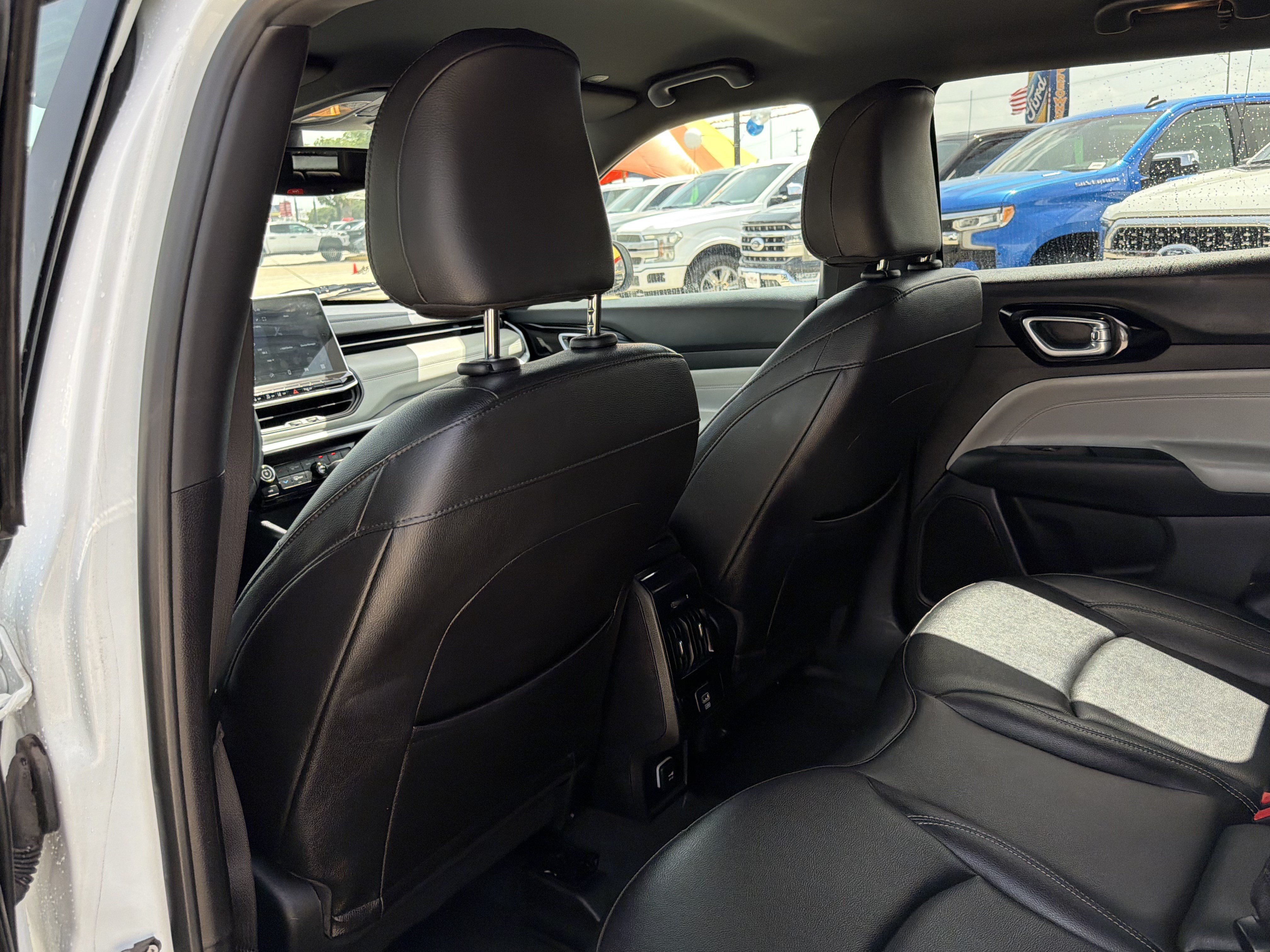Used 2025 Jeep Compass Limited AWD/4WD image 14