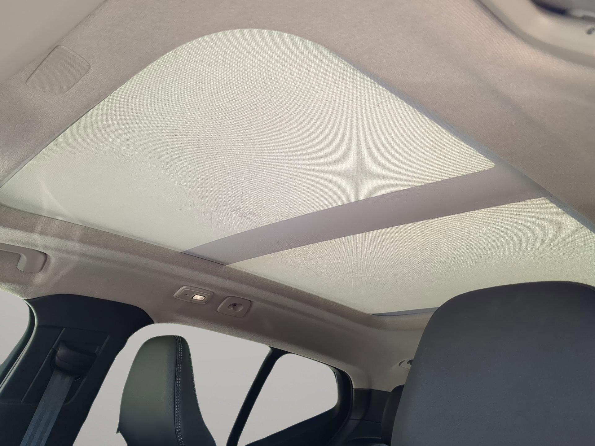 Used 2025 Volvo XC40 B5 Core image 50