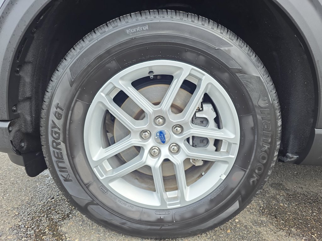 Certified 2025 Ford Explorer Active AWD/4WD image 13