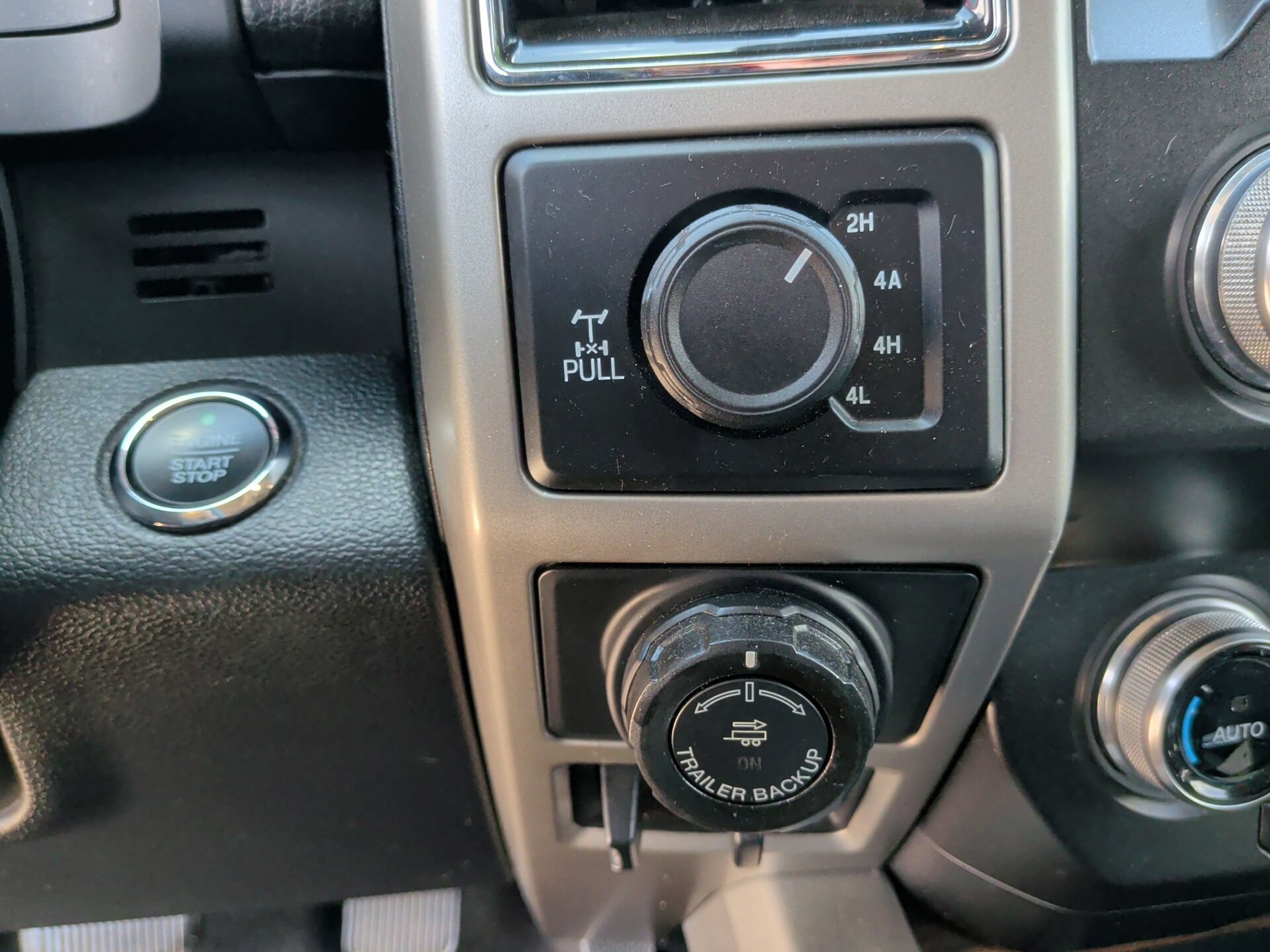 Certified 2019 Ford F150 Lariat w/ Equipment Group 502A Luxury AWD/4WD image 27