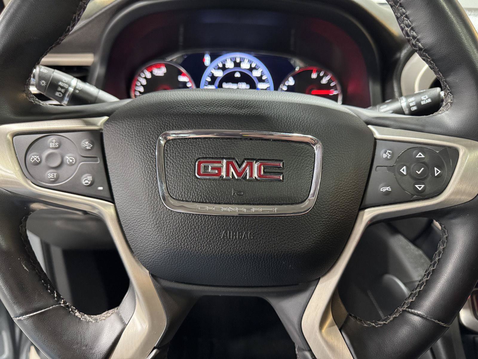 Used 2023 GMC Acadia Denali w/ Trailering Package AWD/4WD image 14