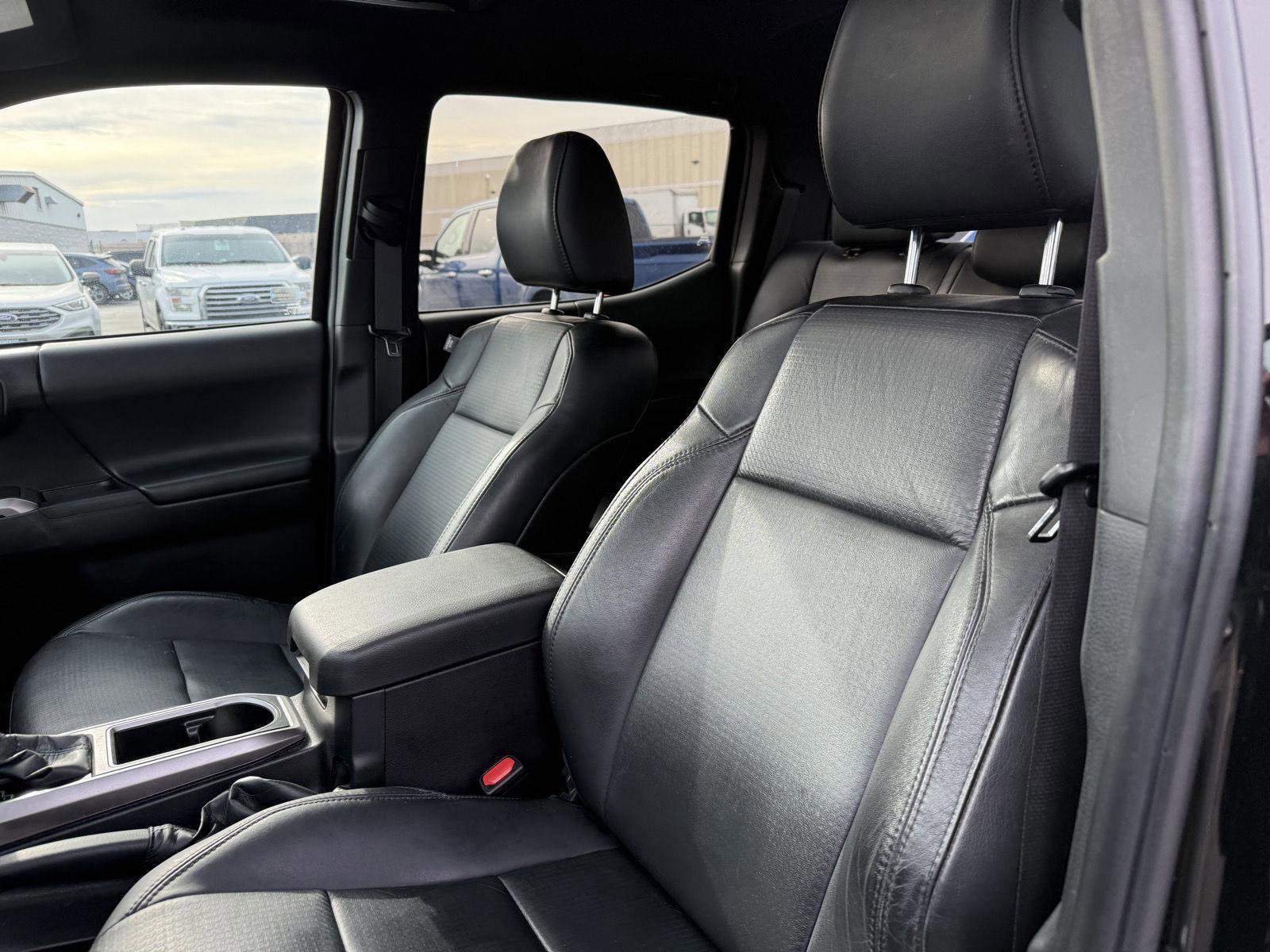 Used 2023 Toyota Tacoma Limited image 12