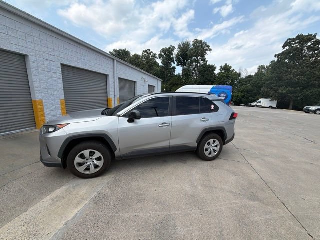 Used 2019 Toyota RAV4 LE w/ Carpet Mat Package FWD video 2