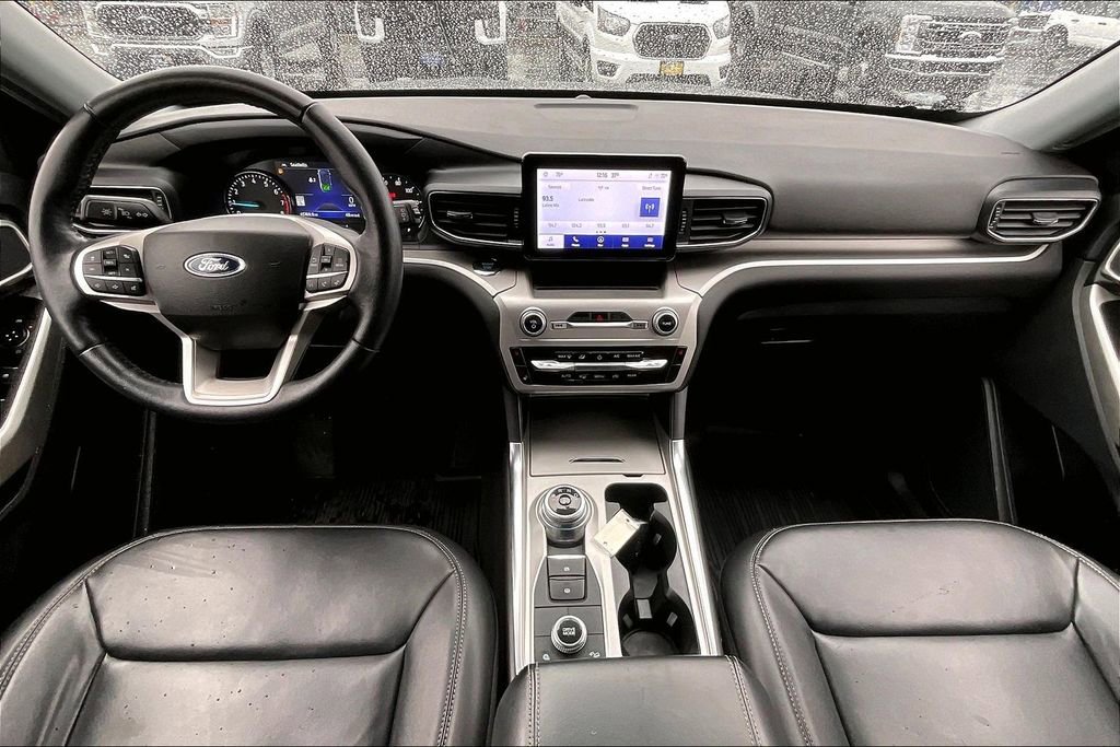 Certified 2022 Ford Explorer XLT w/ Equipment Group 202A image 13