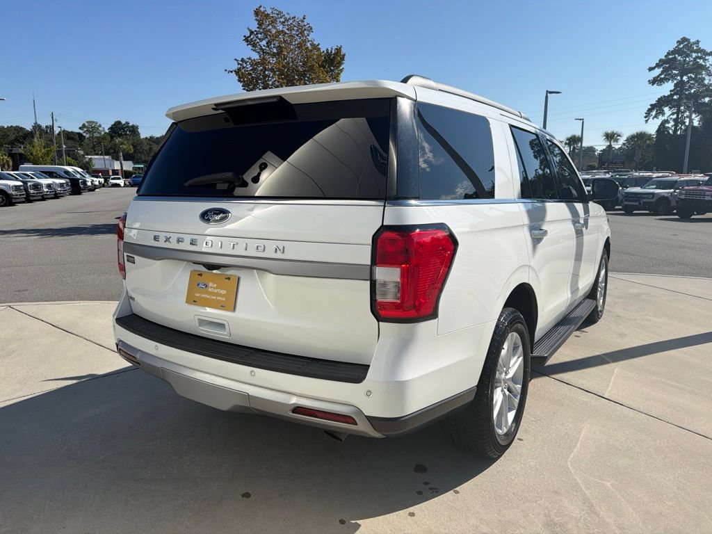 Certified 2024 Ford Expedition XLT RWD image 10