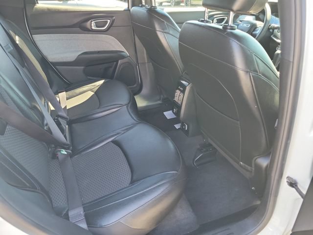 Used 2024 Jeep Compass Latitude AWD/4WD image 15