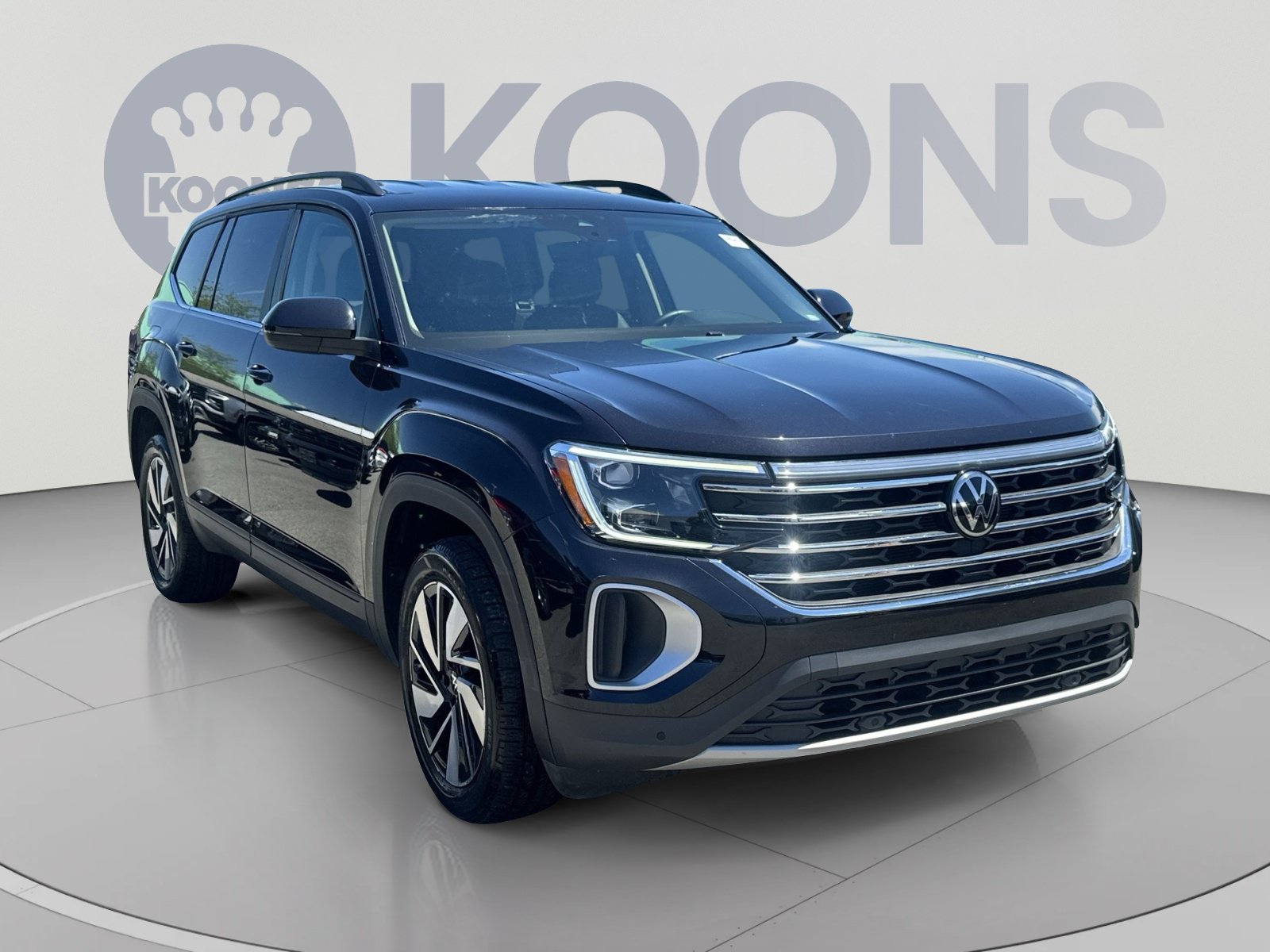 Used 2024 Volkswagen Atlas SE FWD image 2