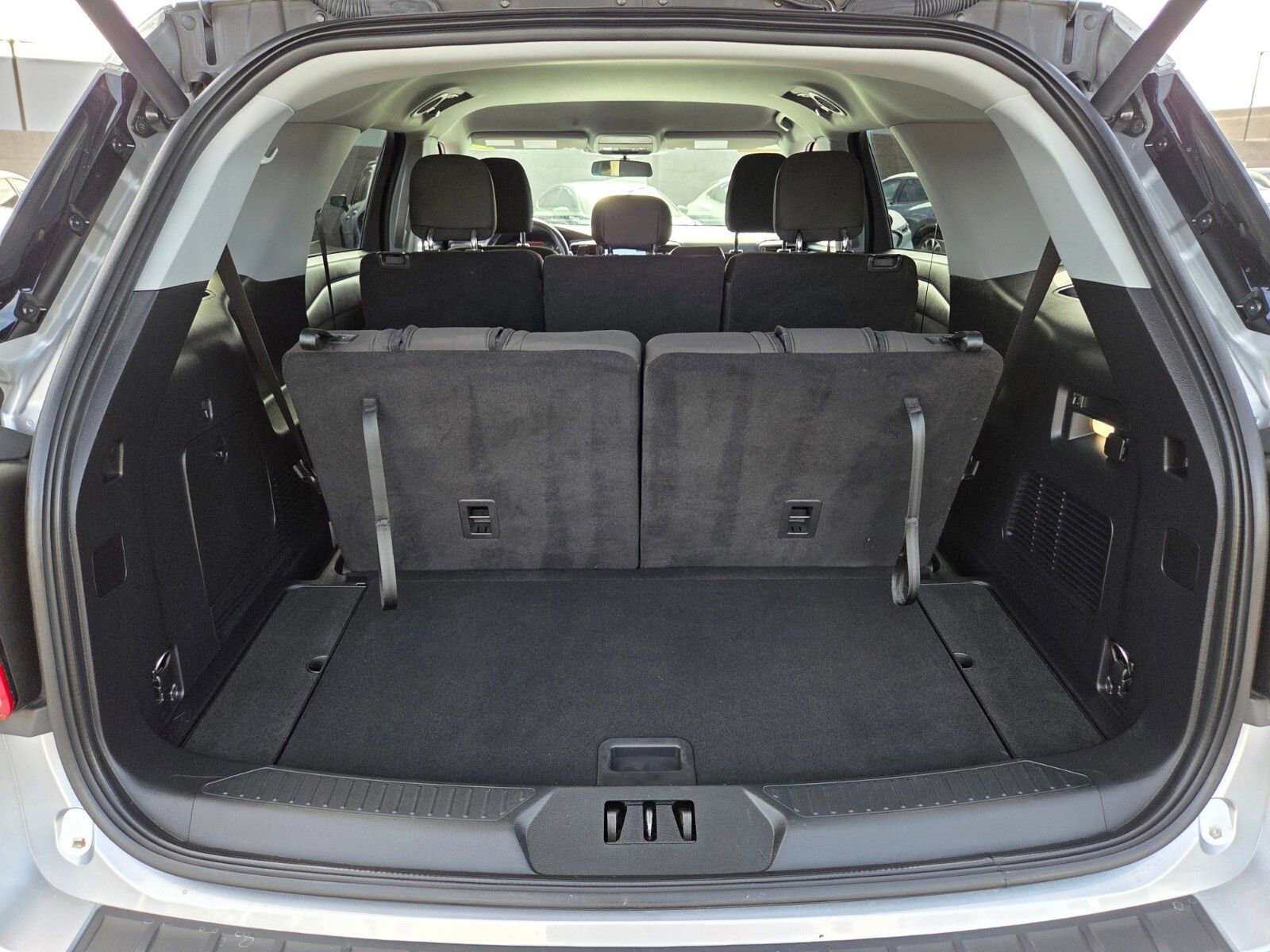 Certified 2023 Ford Explorer XLT RWD image 14
