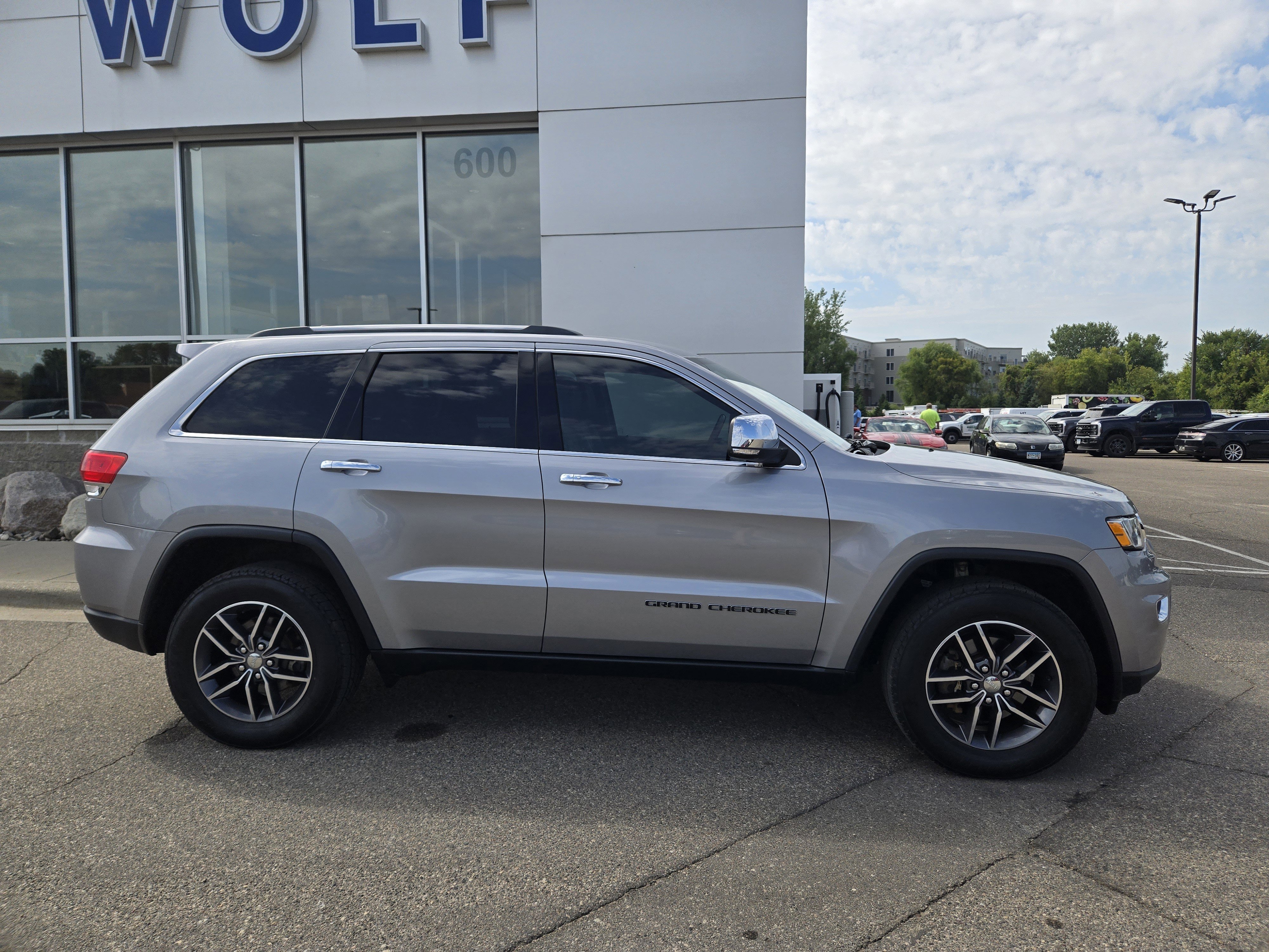 Used 2018 Jeep Grand Cherokee Limited image 5