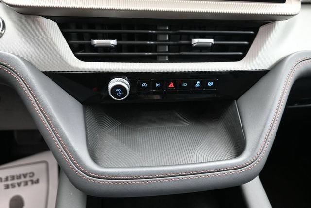 Certified 2025 Ford Explorer Active w/ Active Comfort Package AWD/4WD image 17