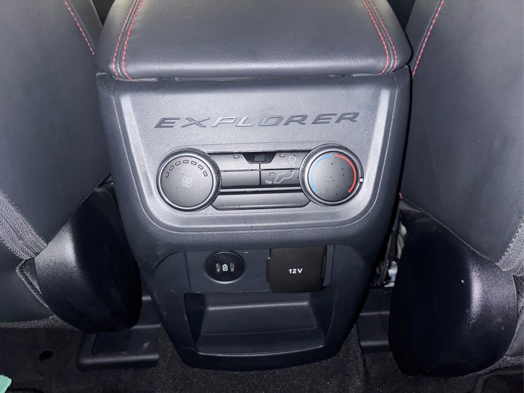 Certified 2025 Ford Explorer ST-Line w/ ST-Line Street Pack image 31