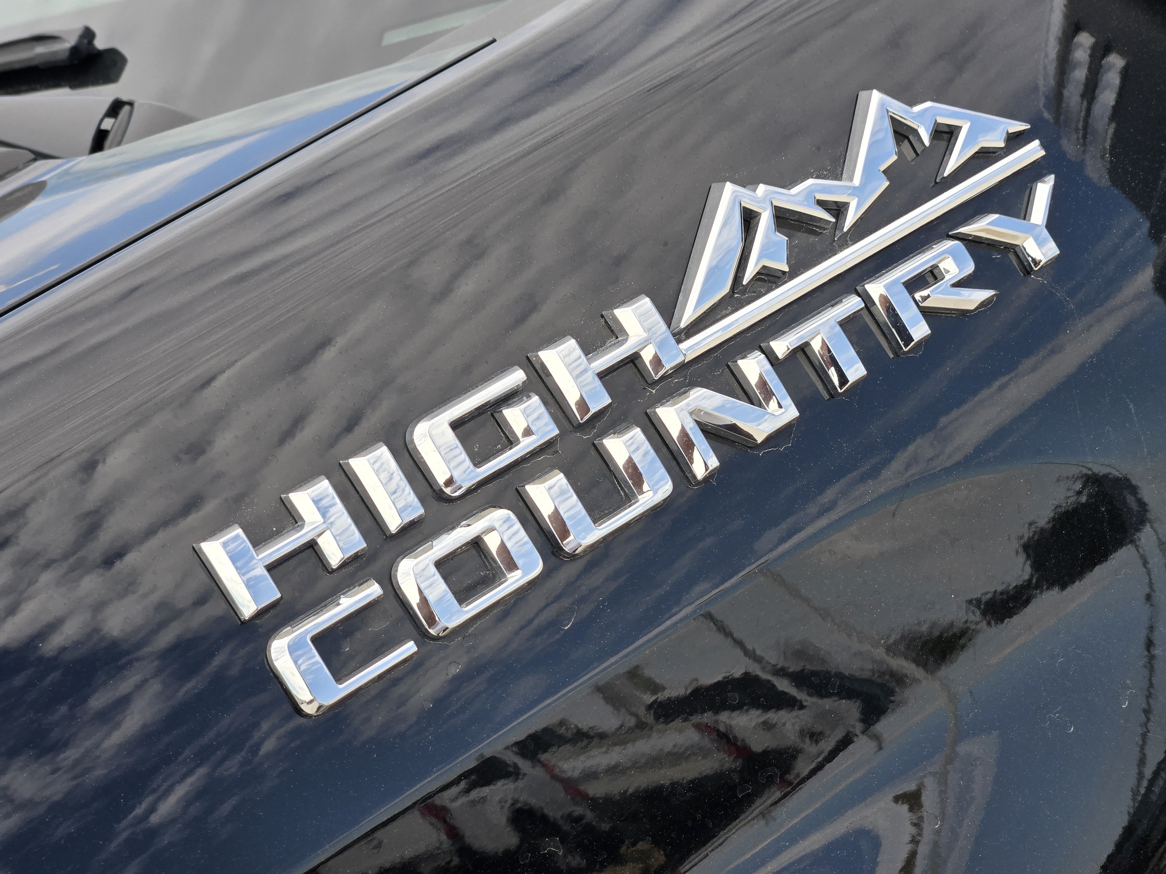 Used 2024 Chevrolet Silverado 2500 High Country w/ High Country Premium Package AWD/4WD image 11