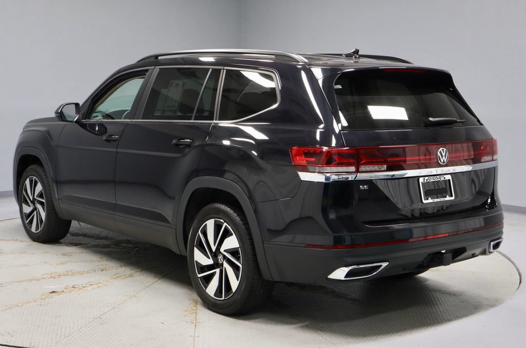 Used 2025 Volkswagen Atlas SE FWD image 9