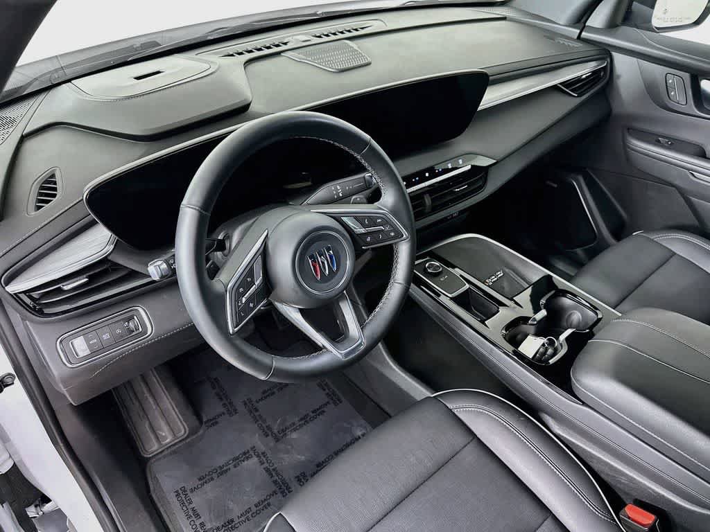 Used 2025 Buick Enclave Preferred FWD image 2