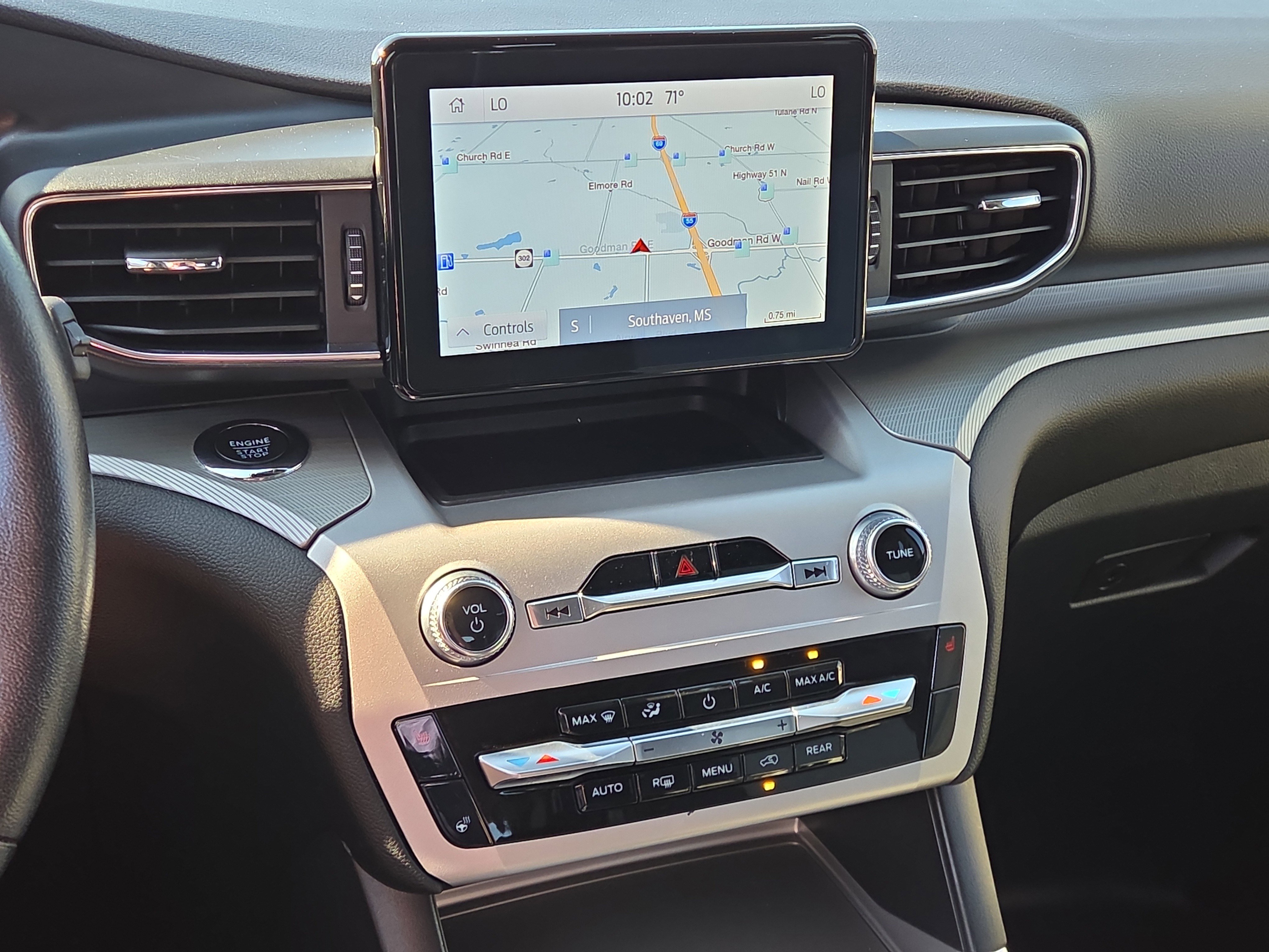 Certified 2022 Ford Explorer XLT w/ Equipment Group 202A AWD/4WD image 26