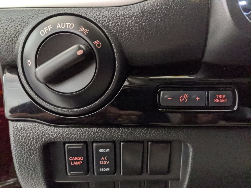 Used 2021 Nissan Titan SV w/ SV Convenience Package AWD/4WD image 12