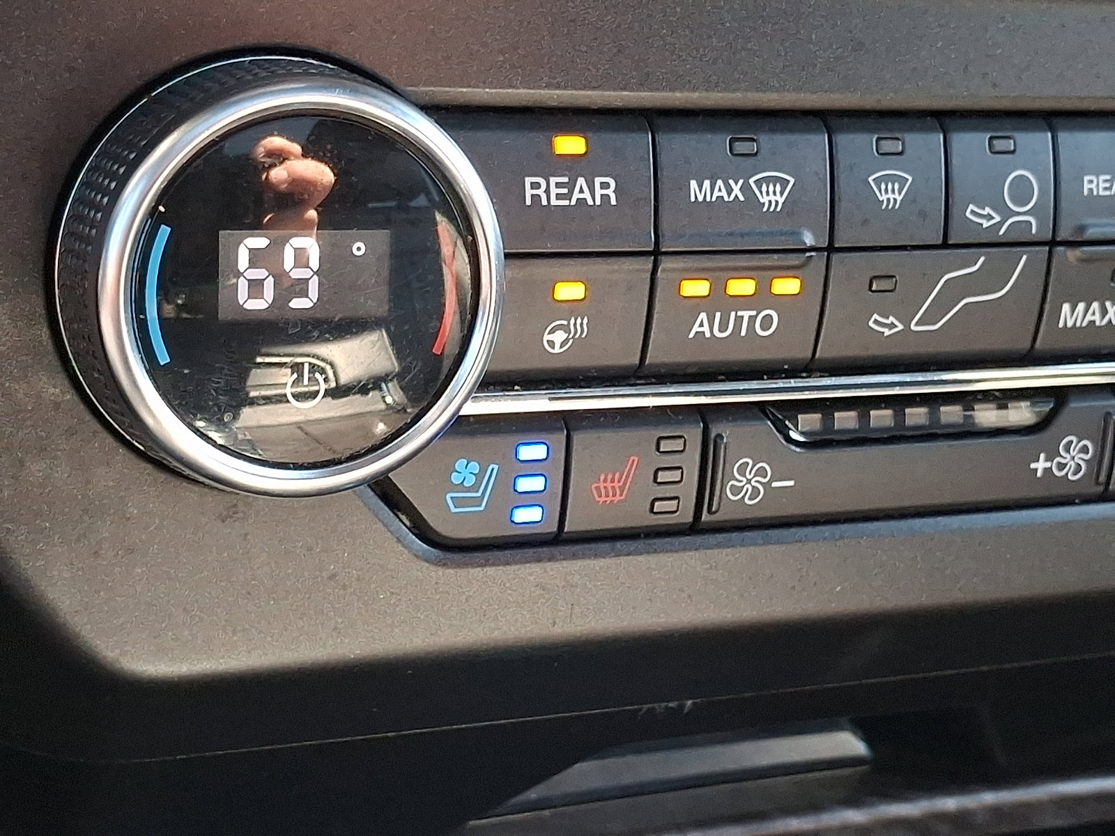 Certified 2019 Ford Expedition Limited w/ Equipment Group 301A AWD/4WD image 30