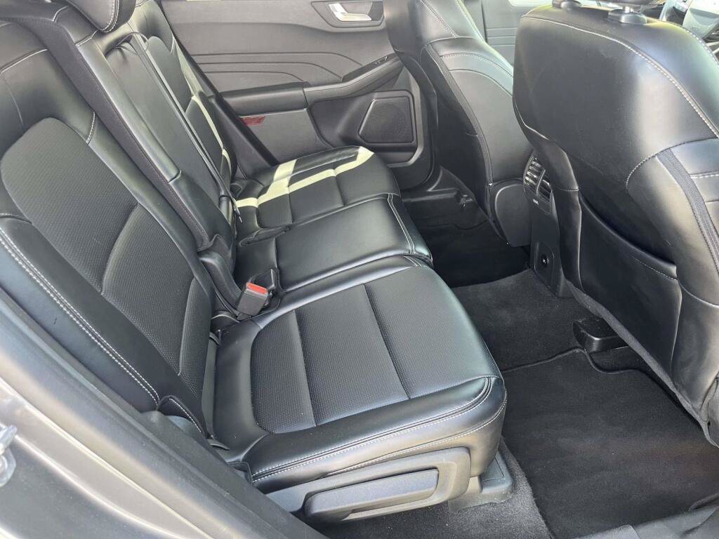 Certified 2024 Ford Escape Platinum AWD/4WD image 22
