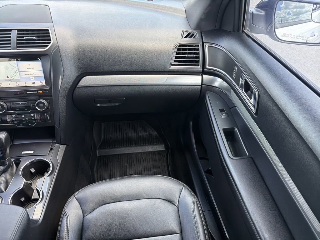 Certified 2018 Ford Explorer XLT w/ Equipment Group 202A image 15