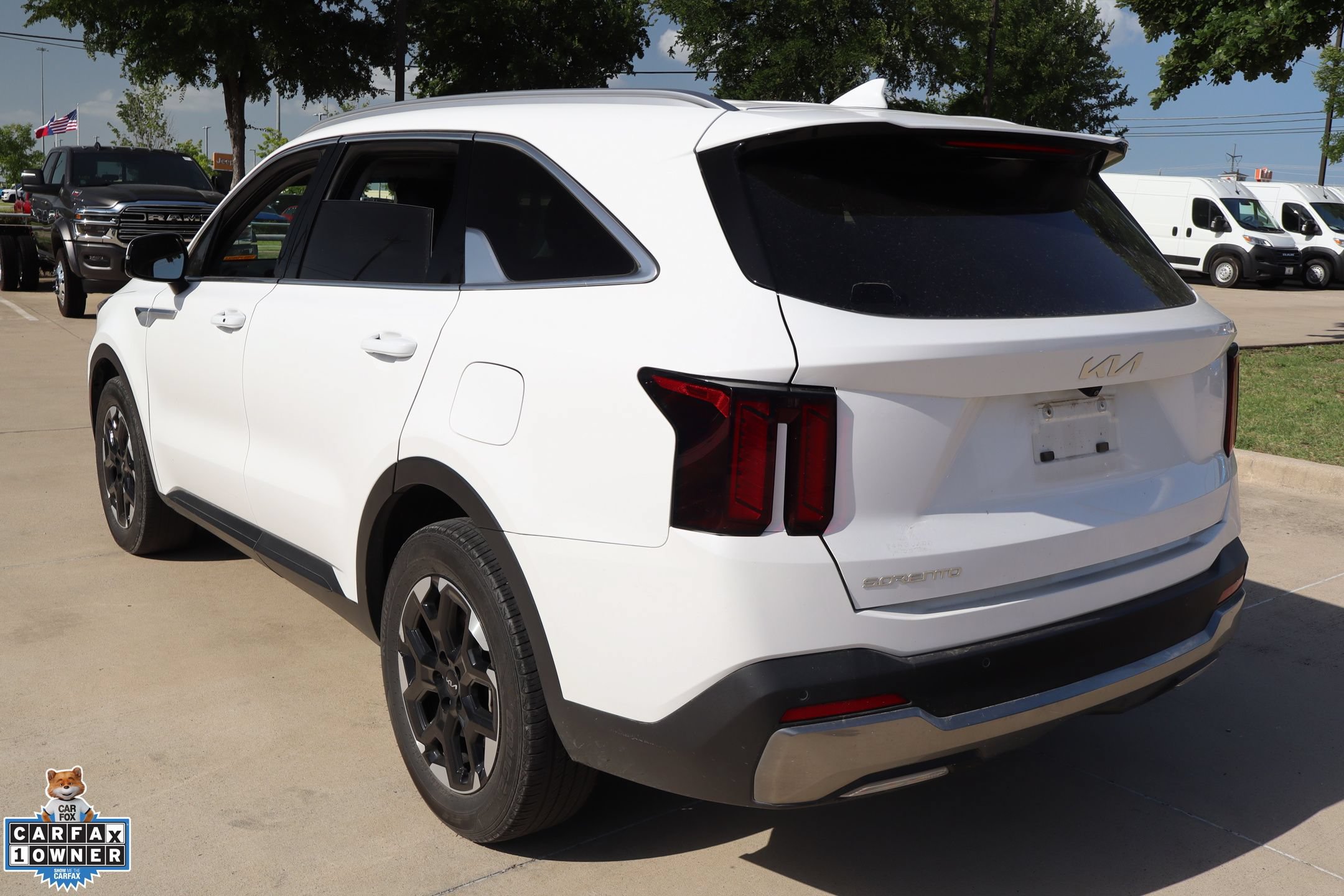 Used 2025 Kia Sorento S FWD image 6