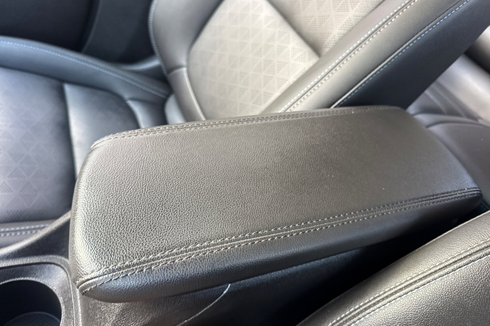Used 2023 Chevrolet Bolt LT w/ Infotainment Package FWD image 32