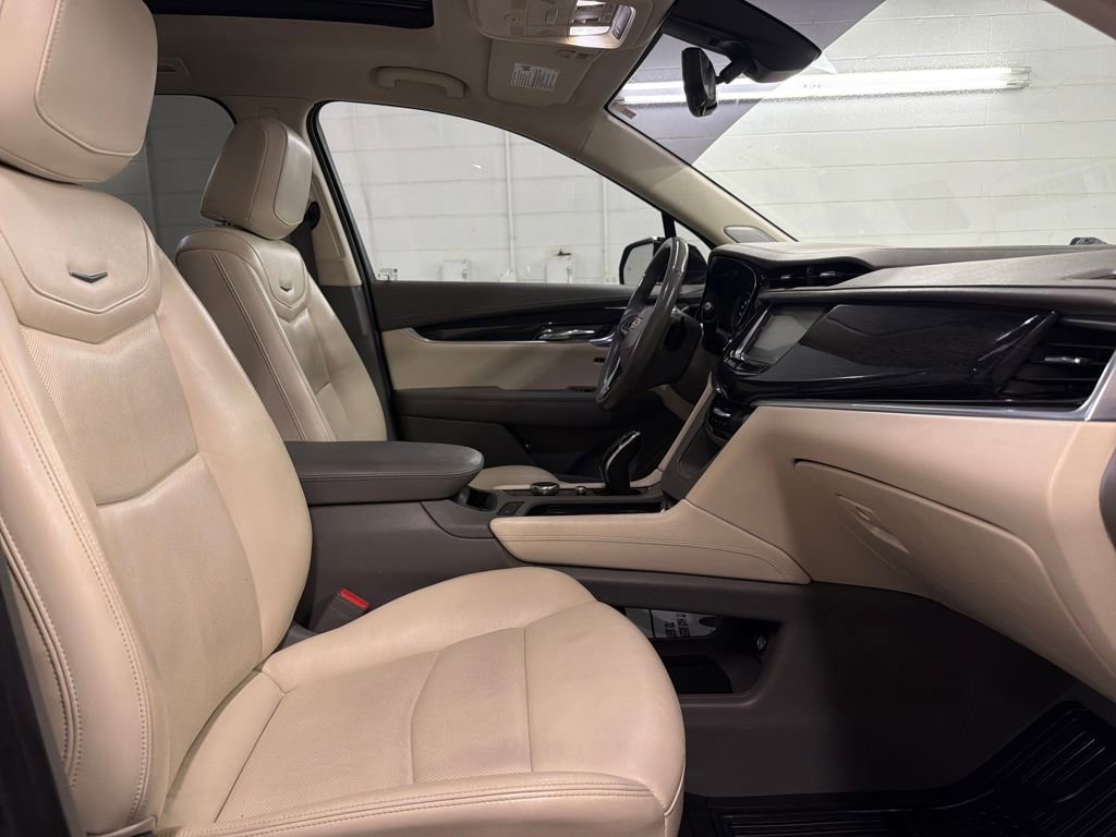Used 2020 Cadillac XT6 Premium Luxury image 30