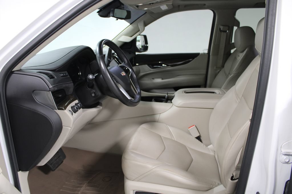 Used 2020 Cadillac Escalade Premium Luxury AWD/4WD image 23