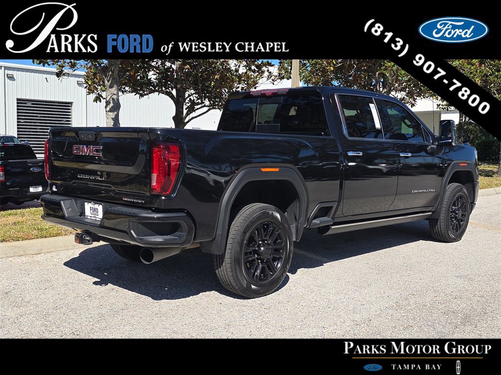 Used 2021 GMC Sierra 2500 Denali w/ Denali Black Diamond Edition image 3