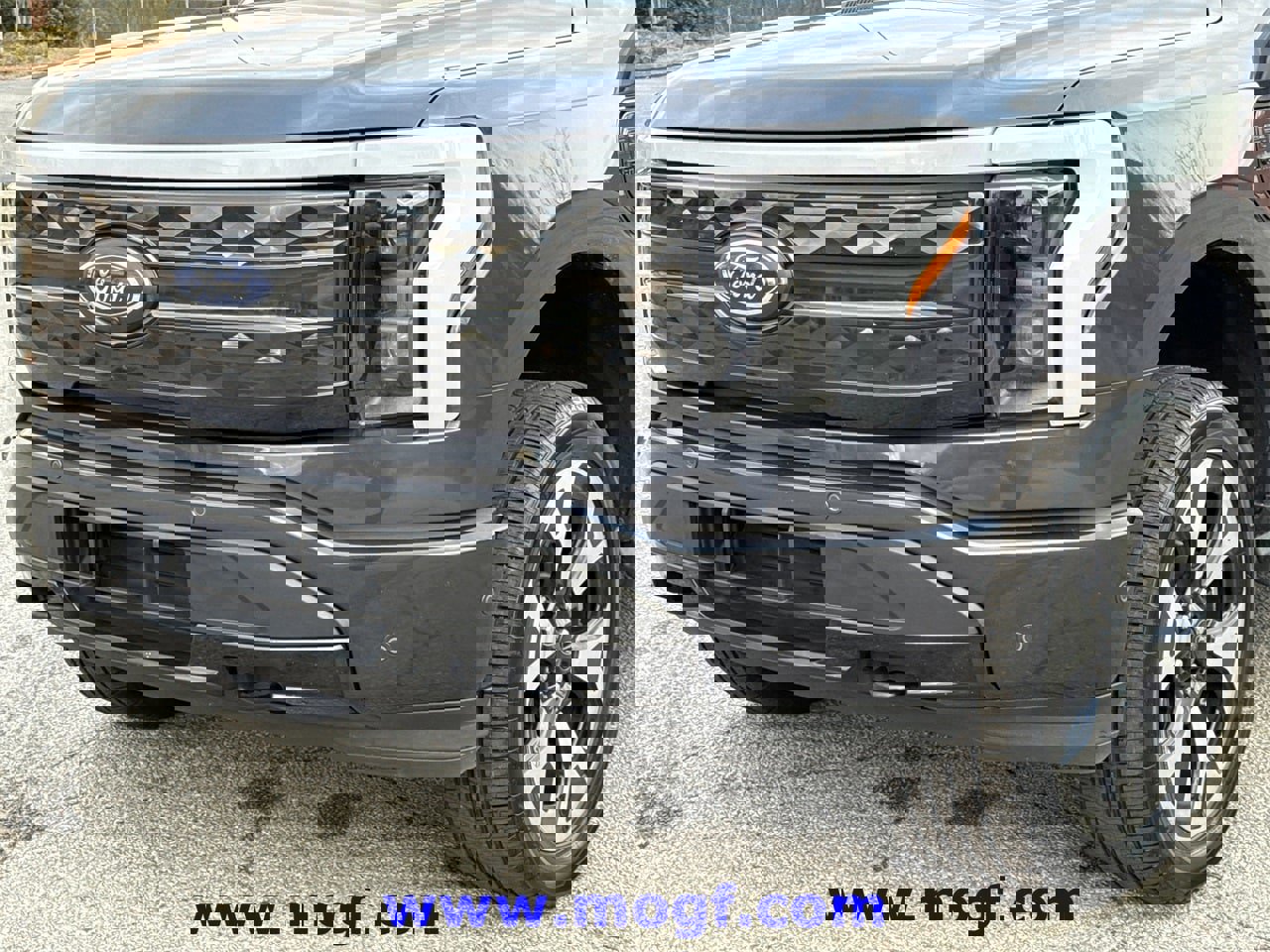 Certified 2022 Ford F150 Lightning Platinum image 40