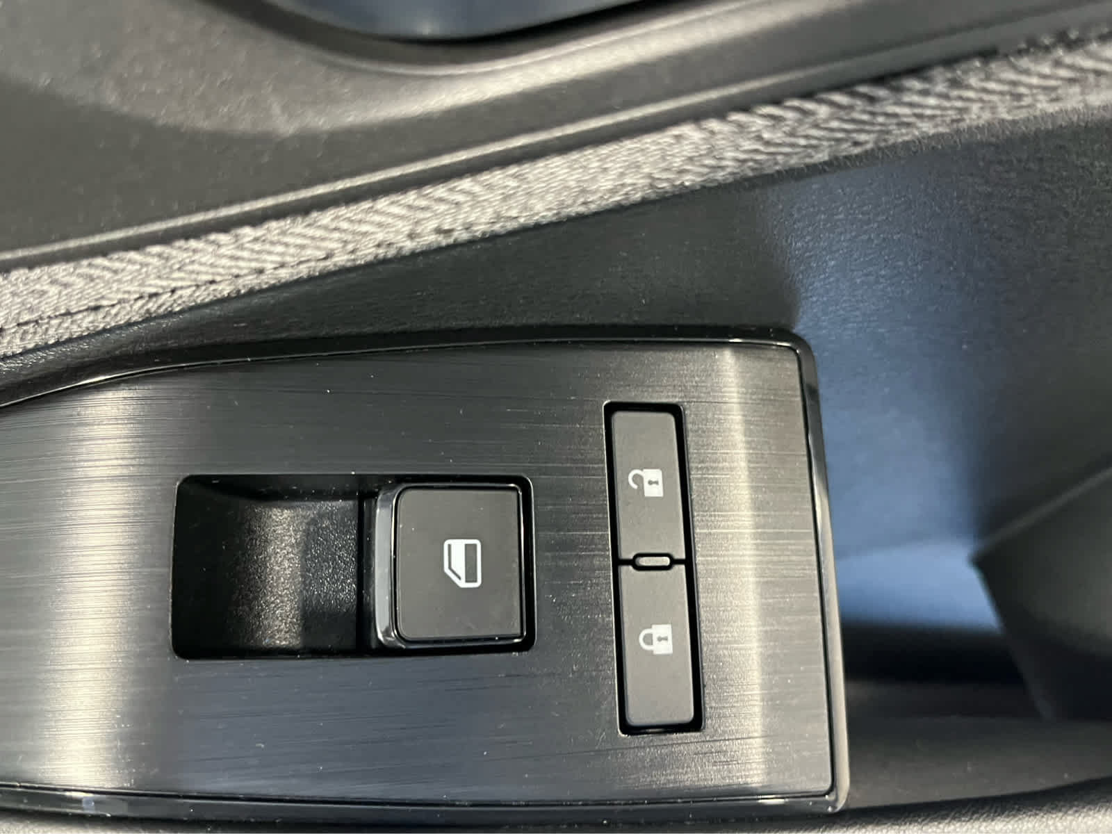 Used 2023 Nissan Rogue SV AWD/4WD image 37