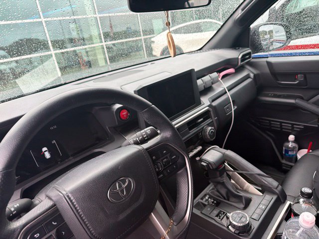Used 2025 Toyota 4Runner TRD Off-Road AWD/4WD image 13