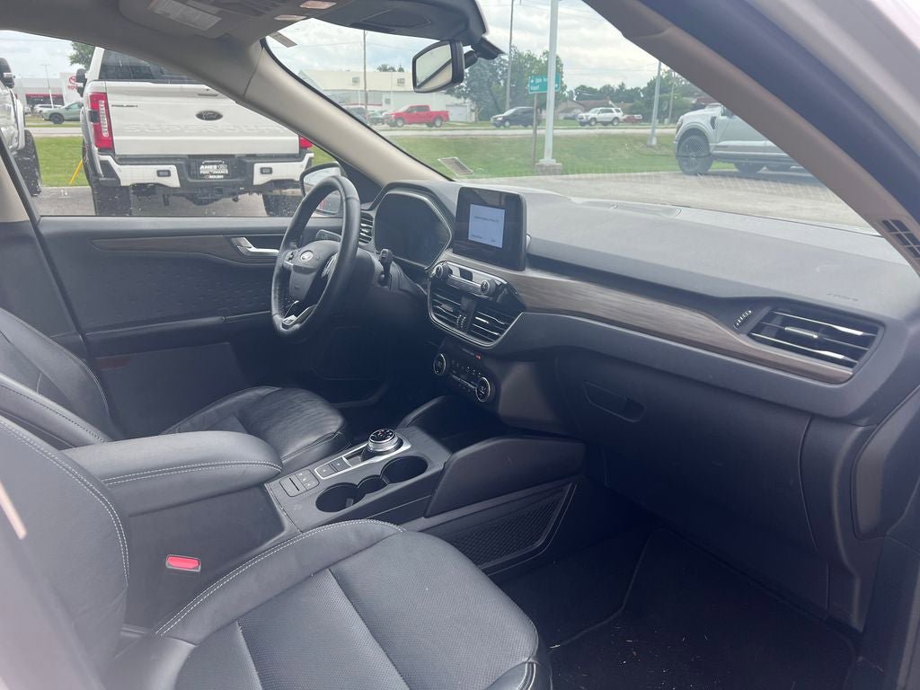 Certified 2020 Ford Escape Titanium FWD image 18
