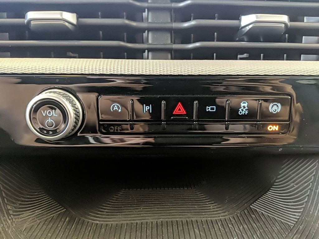 Certified 2025 Ford Explorer Active image 22