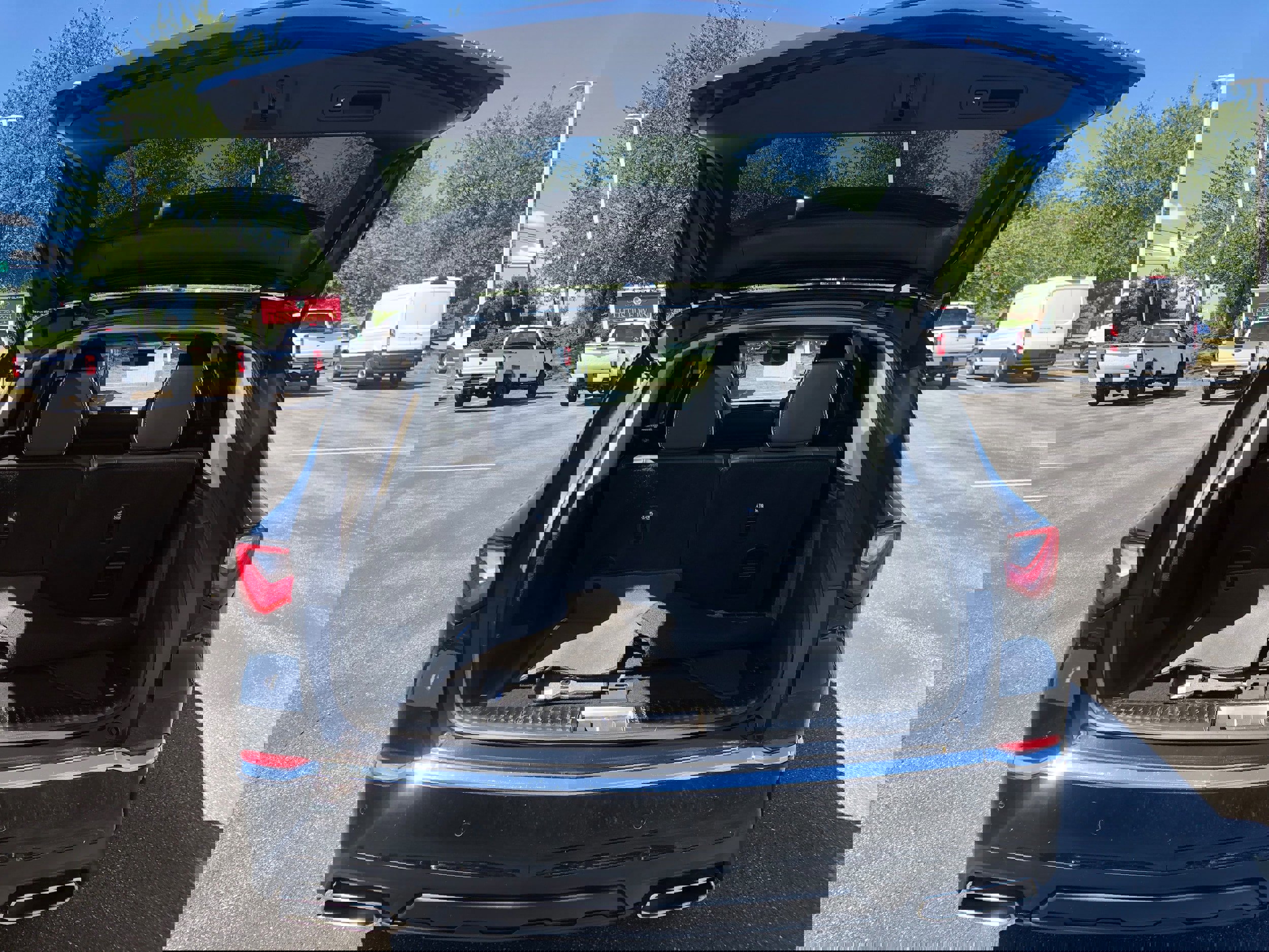 Used 2023 Acura MDX SH-AWD w/ Advance Package image 7