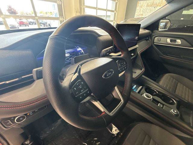 Certified 2025 Ford Explorer ST-Line w/ Premium Package AWD/4WD image 12