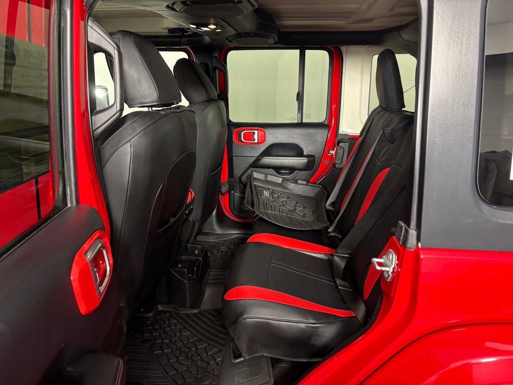 Used 2019 Jeep Wrangler Unlimited Sahara image 28